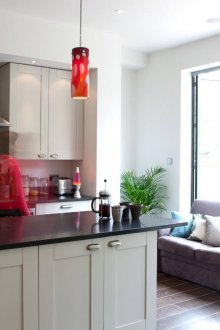 Кухня с диван в къщата