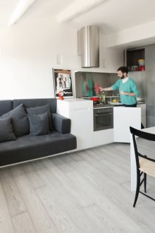 Кухня с вграден диван