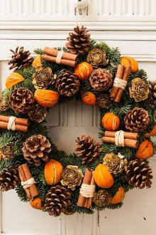 Коледен венец от мандарина и канела