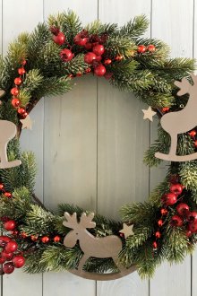 Коледен венец с елени