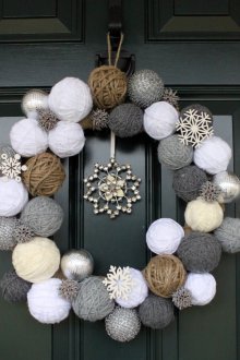 Коледен венец от прежда