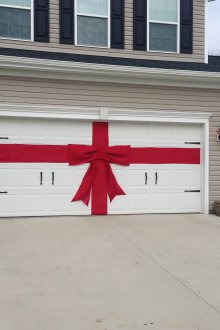 Нова година декорация на гаражни врати