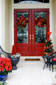 Коледна украса на стъклена врата