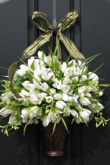 Декорация на врати с лалета