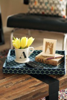 Narrow coffee table made of wood and metal