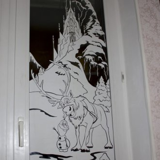 Снежен човек хартията им на прозореца