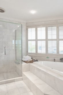 Bilik mandi tanpa tandas di dalam rumah