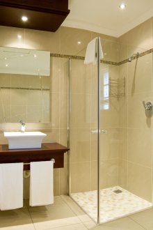 Bilik mandi tanpa tilam