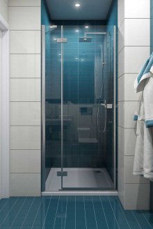 Bilik mandi berwarna gelap tanpa tandas