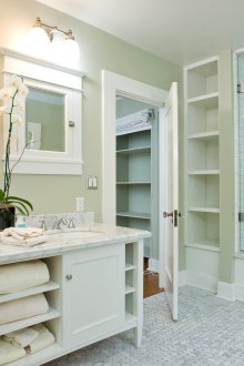 Bilik mandi tanpa tandas dengan batu karang