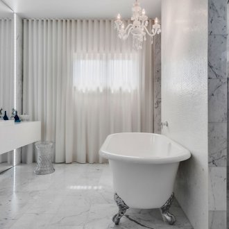 Bilik mandi marmar tanpa tandas