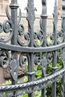 Кована ограда от чугун