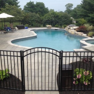 Ограда от ковано желязо в двора