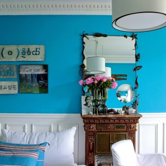 Ярко син цвят в интериора