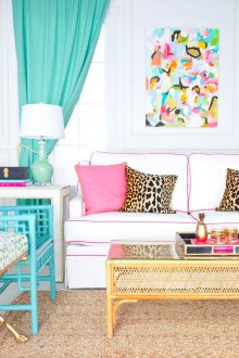 Ярка картина в интериора