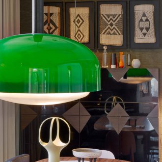 Гланцови мебели в двустаен апартамент