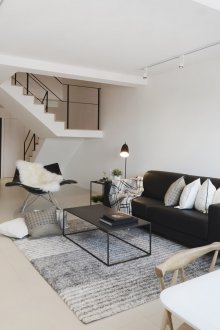 Двустаен апартамент в монохромен дизайн