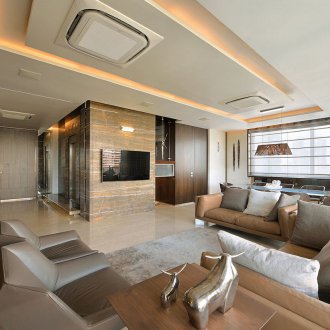 Дуплекс апартамент в сребрист тон