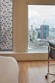 Спалня в дуплекс апартамент