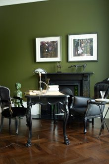 Маслинен цвят в офиса