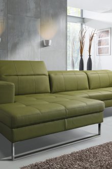 Кожен маслинов диван