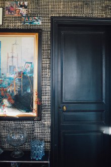 Тъпа тъмна врата