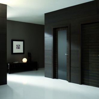 Тъмната врата в райета