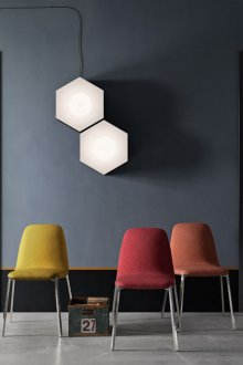 Тъмно врата сиво