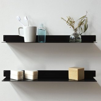 Черни рафтове в банята