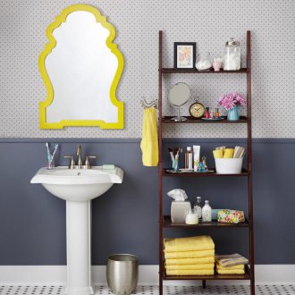 Метални рафтове в банята