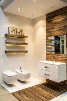 Осветени рафтове за баня