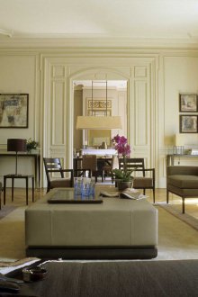 Класически корнизи в хола