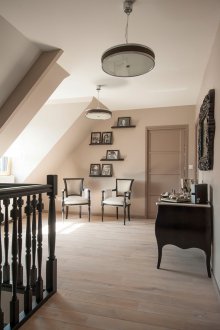 Монохромен класически интериорен дизайн