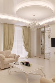 Класическа всекидневна в бежово и бяло