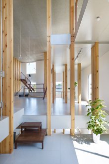 Колона от бор в интериора