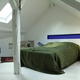 Завеса от мъниста в интериора на спалнята