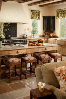 Дървени мебели в кънтри стил