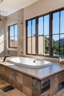 Бежова баня