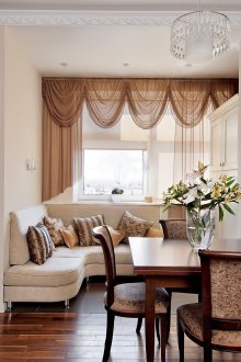 Кафяво бежово трапезария