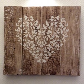 Дървен декоративен панел със сърце