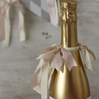 Декупаж златна боя бутилка шампанско