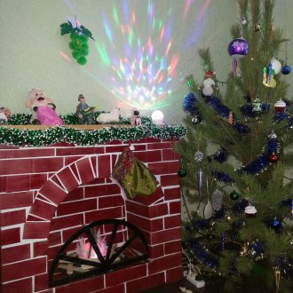 Weihnachtskamin aus einer Pappschachtel