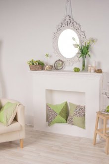 Weihnachtskamin mit Schnitzereien