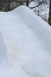 Малък снежен хълм