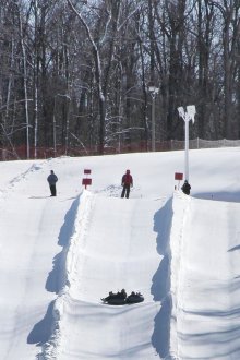Снежна пързалка с няколко склона