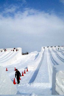 Притиснат плъзгач за сняг