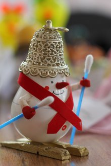 Как да направите снежен човек от електрическа крушка