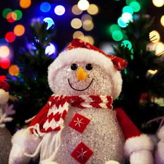 Как да си направим пластмасов снежен човек