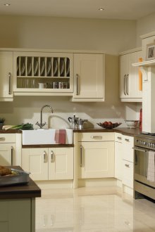 Кухня с ванилов цвят ламинирана