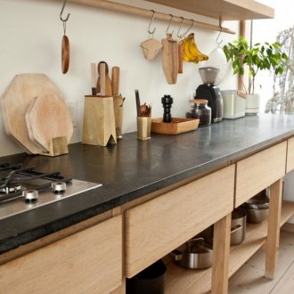 Ванилна кухня в стил лофт